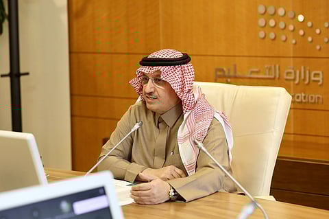 وزير التعليم يوسف البنيان