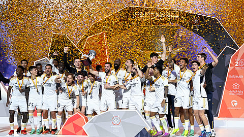 فريق ريال مدريد يتوج بكأس السوبر الإسباني على حساب برشلونة