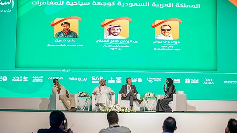 جانب من الندوة الحوارية بملتقى السياحة السعودي