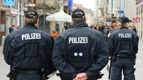 ألمانيا.. رجل يطلق النار على عاملة في سوبر ماركت وينتحر