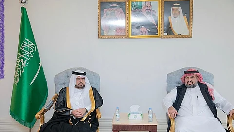 خالد البابطين مستقبلًا طارق الربيعي