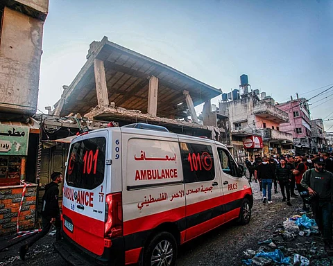 استشهدت عائلتها بنيران الاحتلال.. مصير مجهول لمسعفين غادروا لإنقاذ الطفلة هند بغزة
