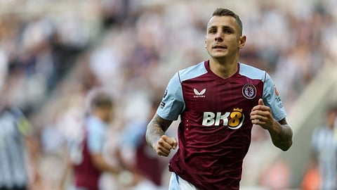 لاعب أستون فيلا الإنجليزي لوكاس دينييه