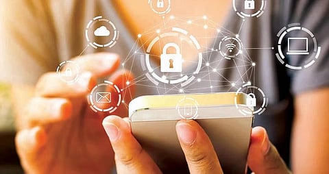 بحجة "نرتاح من إزعاجهم".. أطفال ضحايا تسريب بياناتهم الشخصية لـ"وحوش الإنترنت"