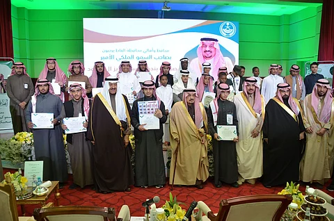 أمير الرياض يدشن عدداً من المشاريع التنموية بالغاط.. والأهالي يحتفلون بزيارته