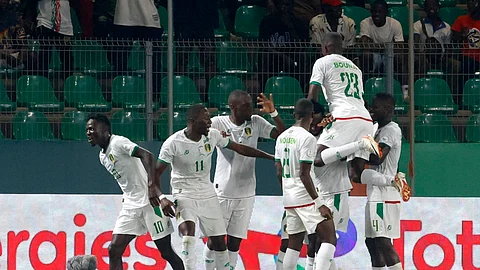 فرحة لاعبي منتخب موريتانيا بتسجيل هدف في مرمى الجزائر
