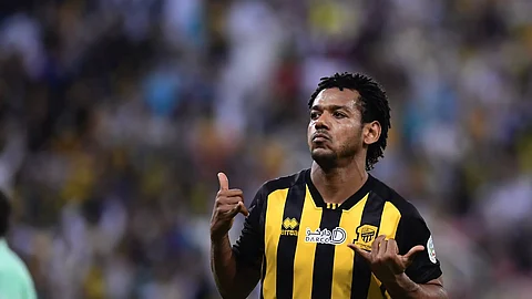 هل اقترب "رومارينهو" من مغادرة الدوري السعودي والعودة إلى البرازيل؟