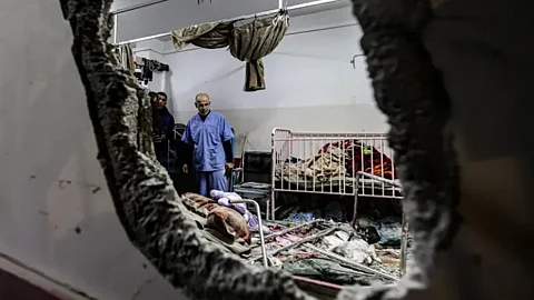 مدير "الصحة العالمية": مستشفى ناصر بغزة خرج عن الخدمة بعد حصار لأكثر من أسبوع