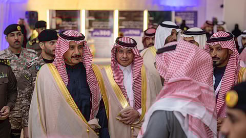 محافظ حفر الباطن يفتتح المخيم البيئي الذي تنظّمه جمعية حماية البيئة