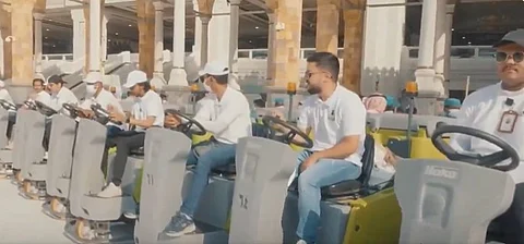 "شؤون الحرمين": غسيل صحن المطاف 10 مرات يوميًا بأكثر من 200 لتر من الماء المطهر