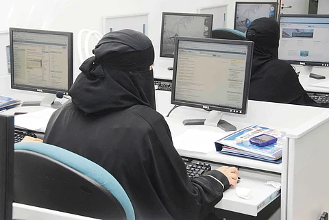 "رؤية وكفاءة وتمكين".. تكليف امرأة بمهام مدير التعليم لأول مرة في شقراء