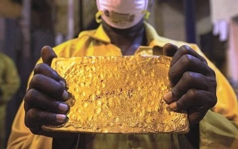 وزير سوداني يكشف: نهب 2700 كيلو غرام ذهب من مصفاة الخرطوم الحكومية