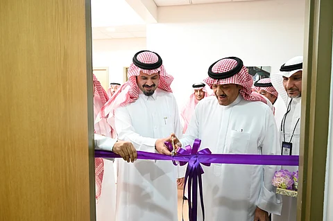 أمير المدينة المنورة يزور مركز "سلطان" لذوي الإعاقة بالمنطقة