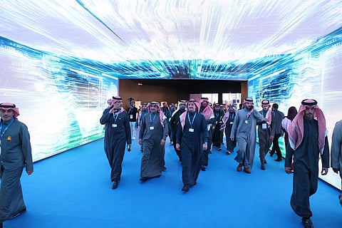 سمو محافظ الأحساء يزور أجنحة معرض الدفاع العالمي 2024