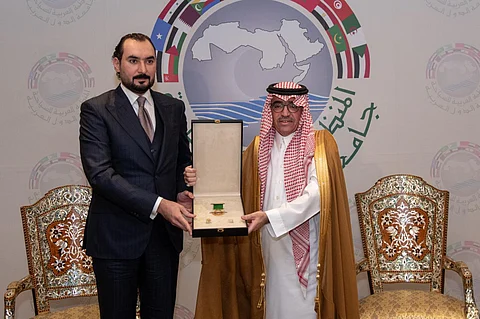 المنظمة العربيّة للسياحة تمنح الدكتور زياد خلف وسام السياحة العربيّة من الدرجة الأولى