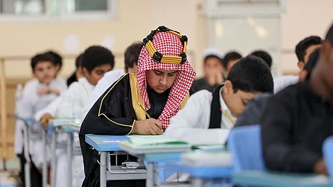 700 ألف طالب وطالبة بجدة يؤدون اختبارات الفصل الثاني.. و"اللهيبي": كانت مطمئنة