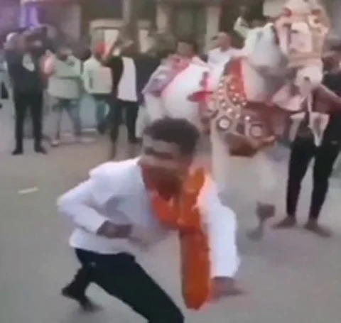 "لم يعجبه الرقص!".. شاهد ما فعله حصان بحفل زفاف في الهند