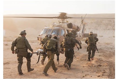 إجلاء جثة إسرائيل قتل في معارك غزة