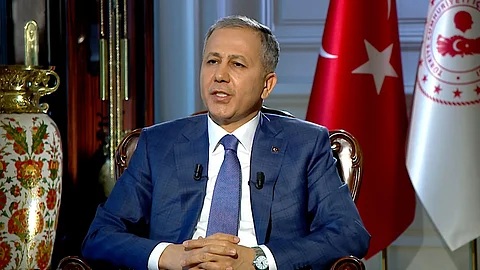 وزير الداخلية التركي علي يرلي قايا