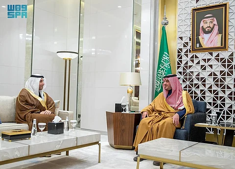 وزير الداخلية الأمير عبدالعزيز بن سعود مستقبلًا رئيس إنتربول اللواء الدكتور أحمد ناصر الريسي