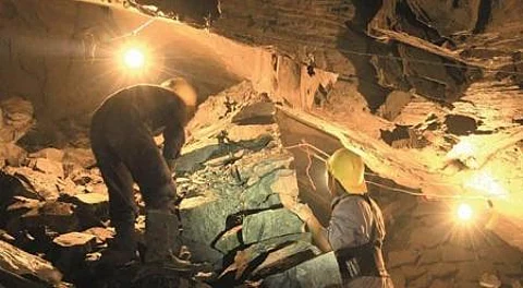 مقتل 16 شخصًا جرّاء انهيار منجم ذهب جنوب فنزويلا