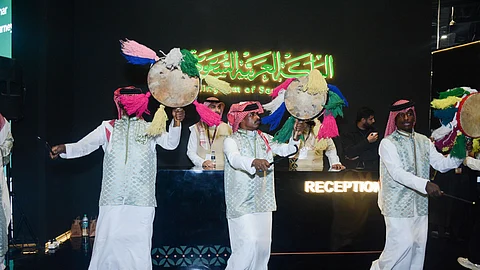 "العرضة السعودية" تُبهر الجمهور الهندي في معرض نيودلهي الدولي للكتاب 2024