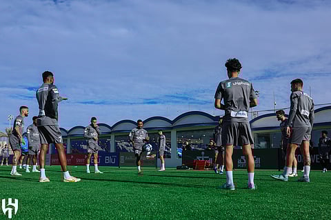 لاعبو الهلال خلال الحصة التدريبية