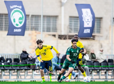 جانب من لقاء المنتخب السعودي تحت 17 عامًا لكرة القدم ونظيره السويدي
