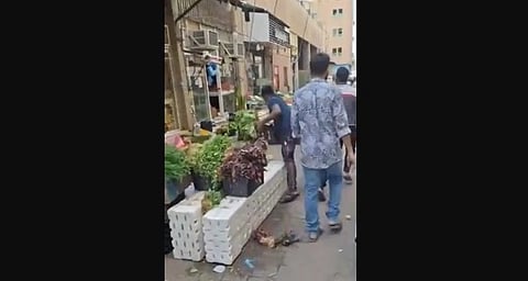 مراقبون للفرار عند الخطر.. سوق "سيكو" والباعة العشوائيون.. بؤرة أمراض ومطالب بحل جذري