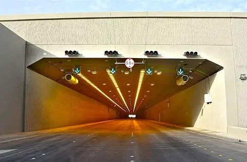 من أطول الأنفاق بالشرق الأوسط.. المركبات تعبر نفق طريق أبي بكر الصديق بالرياض اليوم
