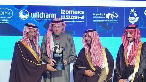 محافظ الخرج ووزير الصناعة والثروة المعدنية يكرمان المراعي لرعايتها منتدى الخرج الصناعي