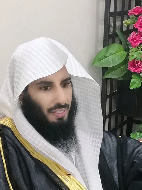 "القرني" ينال الدكتوراه بتقدير "ممتاز" من جامعة الملك عبدالعزيز