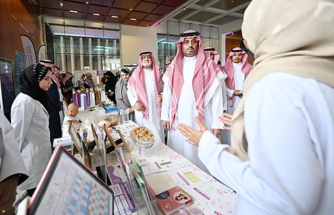 لمدة ٣ أيام… محافظ جدة يرعى ملتقى زيارة التقييم النهائي للمدينة الصحية بجامعة المؤسس