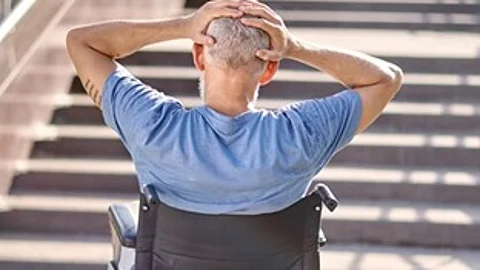 أغرب حيلة من أجل أموال التأمين.. نهاية مأساوية لأمريكي استأجر رجلاً ليقطع ساقيه
