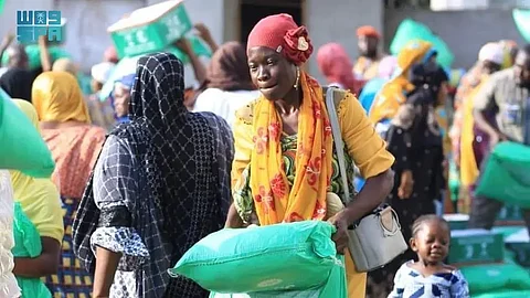 إغاثي الملك سلمان يوزع 210 سلال غذائية في مدينة أكرا بجمهورية غانا