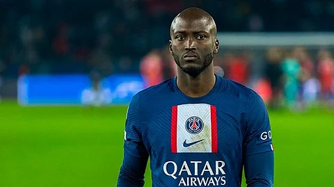 دانيلو بيريرا لاعب نادي باريس سان جيرمان الفرنسي