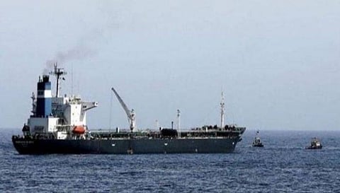 الكويت تتحفظ على سفينة إيرانية.. هذا ما حدث على متنها وأدى إلى دخول المياه الإقليمية