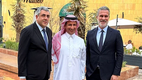 شاهد ماذا قال.. أمين عام الأمم المتحدة للسياحة يغرد عن السياحة السعودية