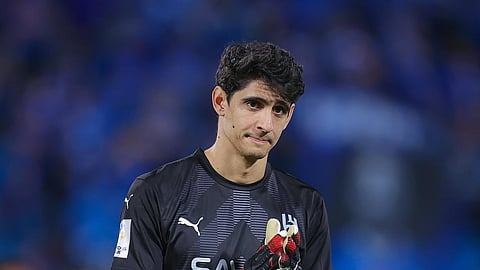حارس مرمى فريق الهلال ياسين بونو
