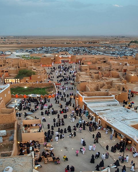 "التأسيس" واللقب والشهرة.. حفيد "حميدان الشويعر" يروي عن جده بـ"موسم ملح القصب"