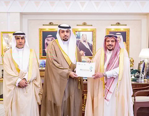 أمير القصيم يتسلم تقرير "بيئتنا خضراء" ويستعرض إسهامات التدريب التقني والمهني