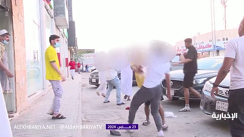 فيديو وقصة قصيرة.. من "المسواك والتسبيح" لعراك بالأيدي أمام "مخبز تميس"