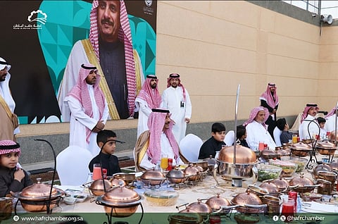 بحضور المحافظ.. "غرفة حفر الباطن" تقيم مأدبة إفطار لأبناء جمعية تراؤف
