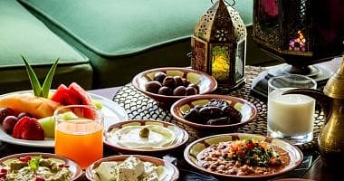 احذر هذه الأغذية.. هنا "أفضل الأطعمة لسحور وإفطار صحي في رمضان"