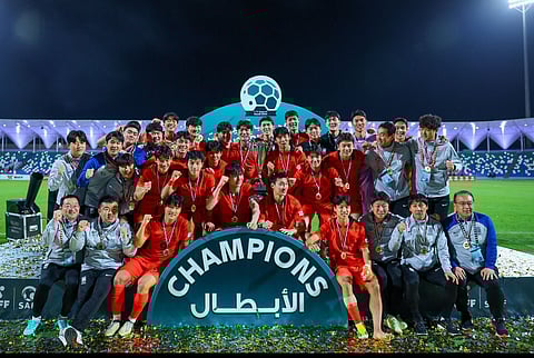 "النصر" يتوج منتخب كوريا الجنوبية بكأس بطولة غرب آسيا