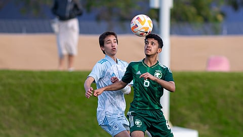 جانب من لقاء المنتخب السعودي تحت 15 عامًا لكرة القدم وأكاديمية أسباير القطرية