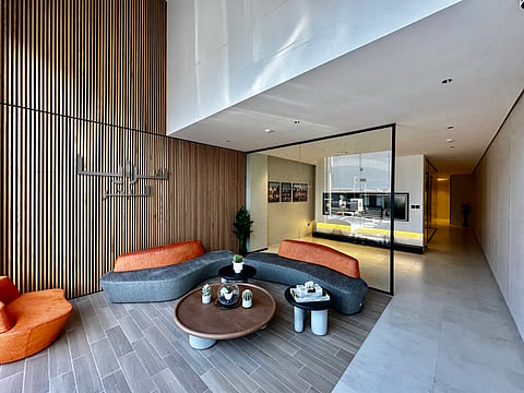 "دار وإعمار" تفتتح مركزًا لمبيعات مشروع "سرايا البحر" في صفوى