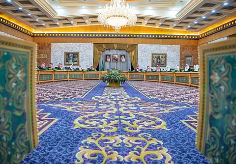 "تنظيم إيقاف الخدمات".. ميزان يصون معادلة الحقوق والواجبات