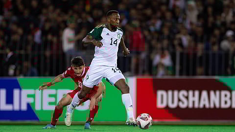 جانب من لقاء المنتخب السعودي ونظيره الطاجيكي