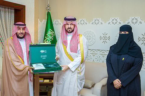 "سعود بن بندر" يطلع على التقرير السنوي لخدمات "ترابط الشرقية"